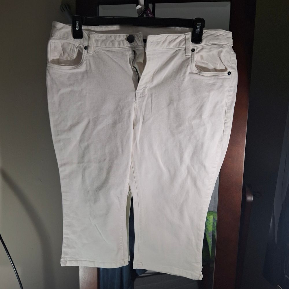 Lane Bryant White Cropped Jeans - Classic Five-Pocket Style